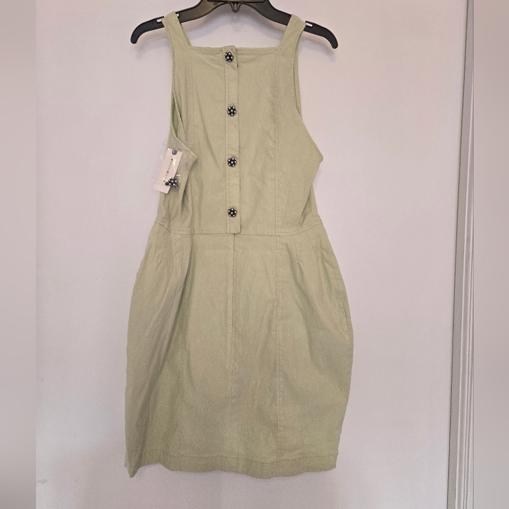 Light Green Sleeveless Button-Front Cotton Dress